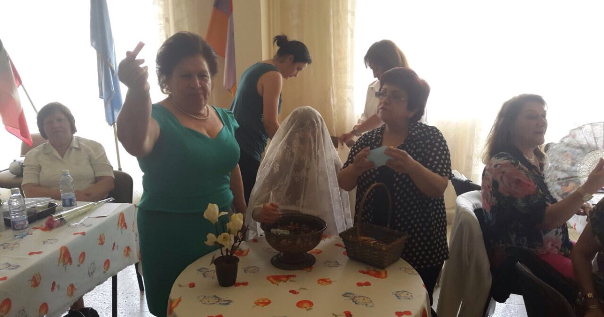 «Համբարձում» եւ «Մայրերու Օր»