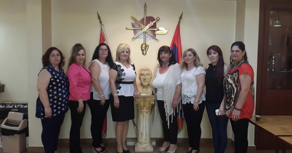 Մայրերու Օրուան Ձեռնարկ